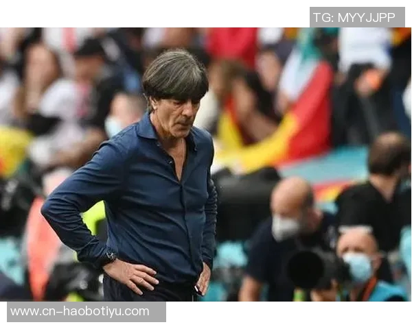 勒夫表示基米希若能胜任中场核心将被安排在右路位置 勒夫表示基米希若能胜任中场核心将被安排在右路位置